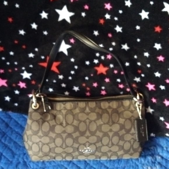 Coach Handbag - Picture 2 of 7